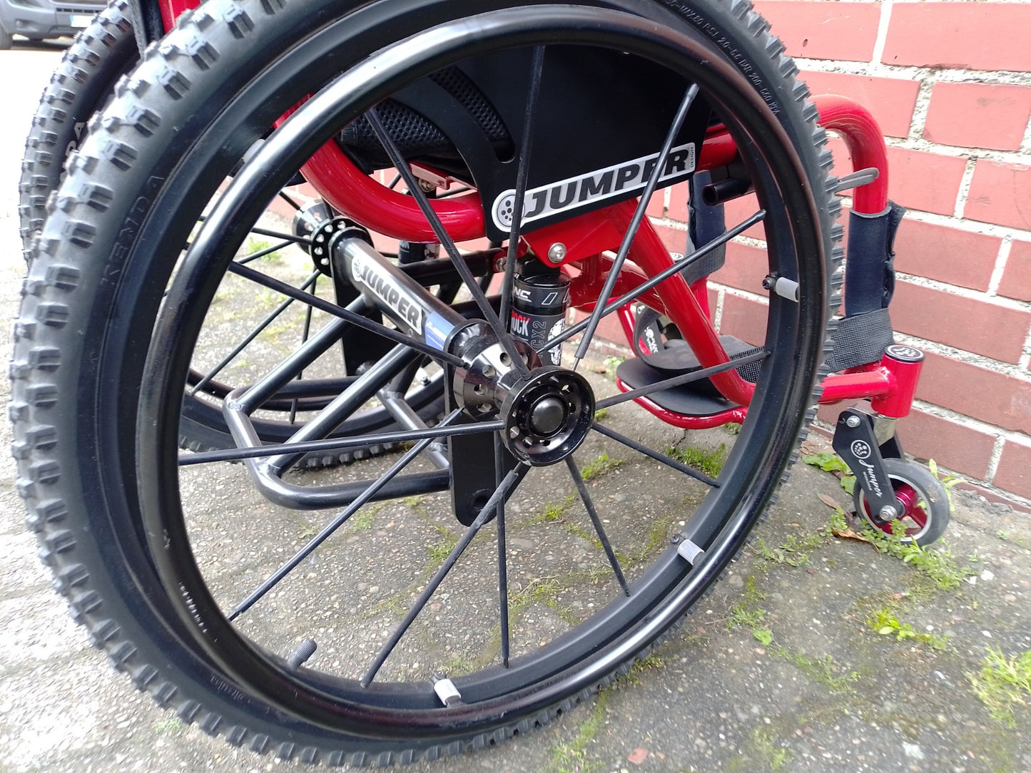 WCMX Skate Rollstuhl „Jumper“ MTB Edition mit Hydraulik-Dämpfern – Ausstellungstück